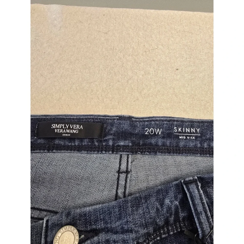 Simply Vera Vera Wang Slimming‎ Stretch Skinny Jeans Blue Floral Embroidered 20W